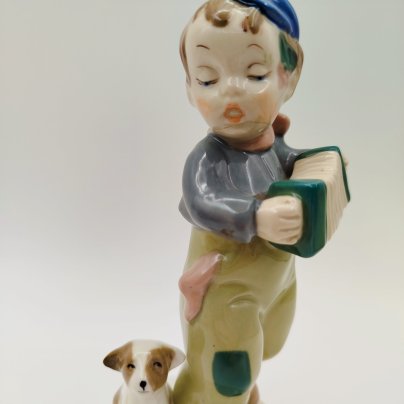 Статуэтка "Мальчик с собакой, играющий на гармошке", фарфор, роспись, Европа, 1970-1990 гг.
