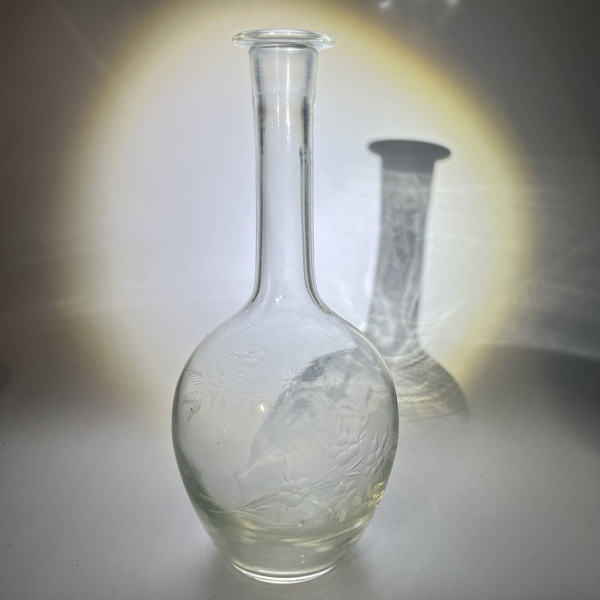 Графин с резным цветочным декором (нет пробки), стекло, алмазная грань, СССР, 1970-1990 гг.