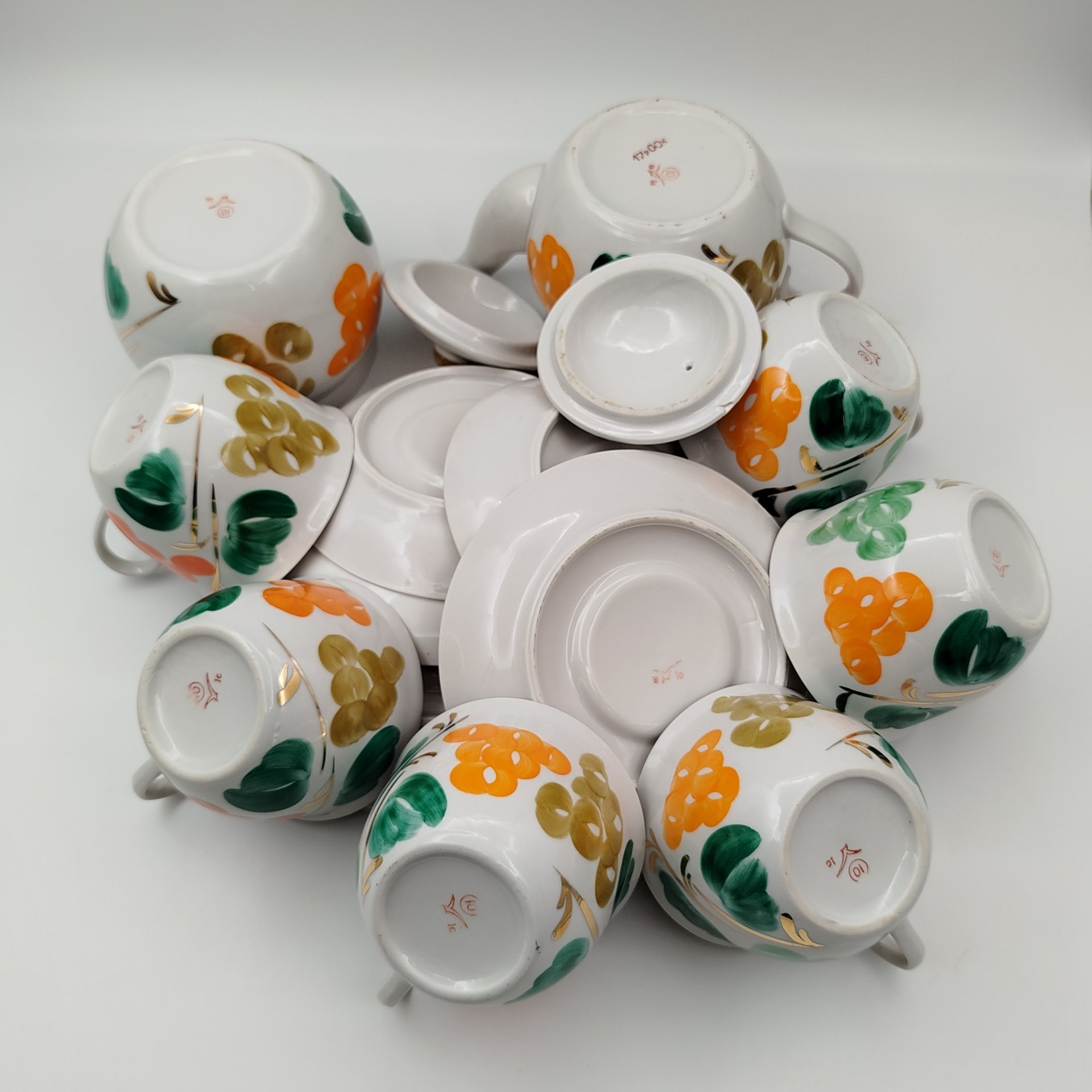 Сервиз чайный  "Вишня" на 6 персон (14 предметов), фарфор, роспись, золочение, Краснодарский фарфорово-фаянсовый завод «Чайка», СССР, 1960-1992 гг.