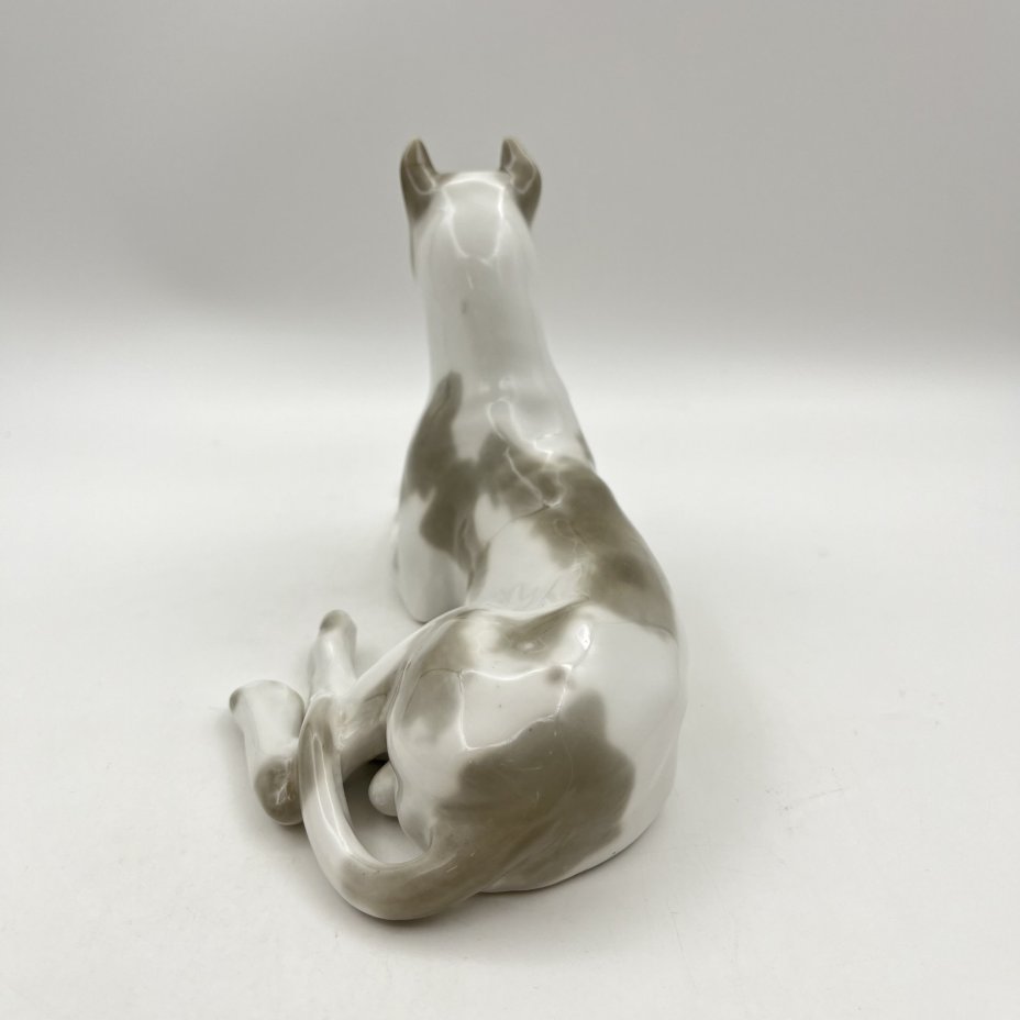 Статуэтка "Мраморный дог", скульптор И.И. Ризнич, фарфор, роспись, Ленинградский фарфоровый завод (ЛФЗ), СССР, 1950-1970 гг.