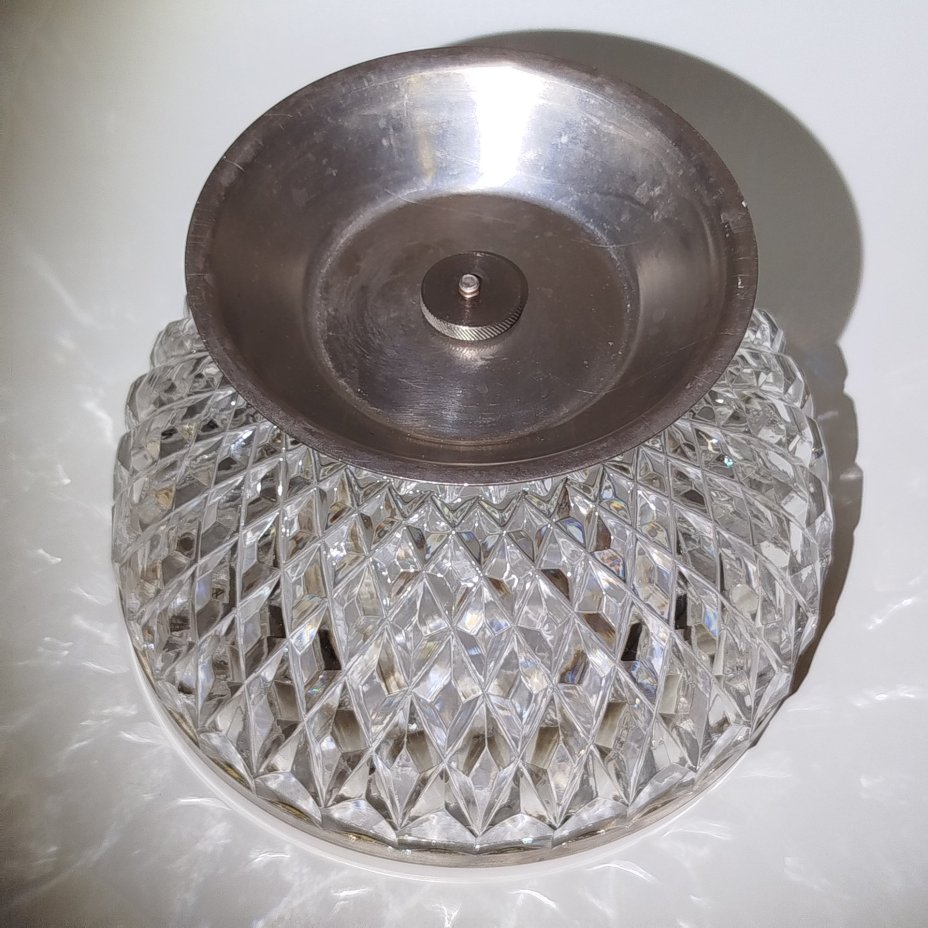 Ваза (конфетница, фруктовница) с металлической ножкой и ободком