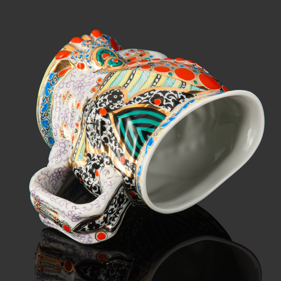 Кружка декоративная "Молоко" (с плоским дном), скульптор Данько Н.Я., художник Воробьевский А.В., Ленинградский фарфоровый завод (ЛФЗ)