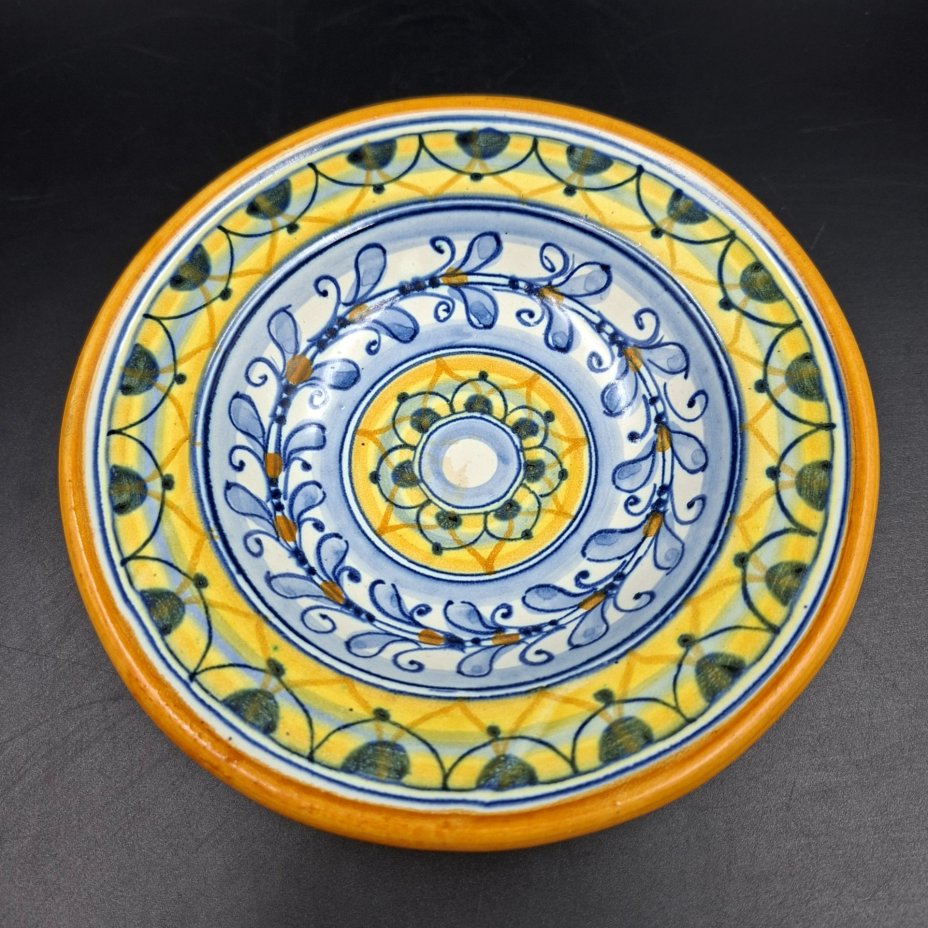 Тарелочка декоративная с орнаментальным декором, "Sandro Gozzi ceramiche"