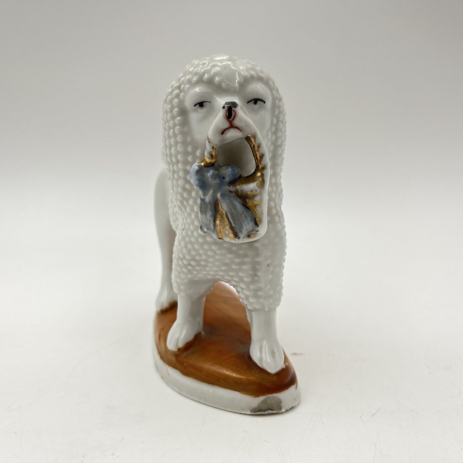 Статуэтка "Белый пудель с корзиной"