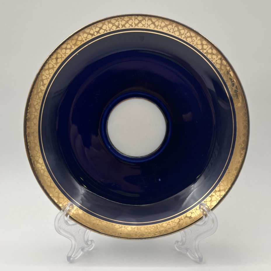 Пара чайная кобальтового цвета с золотистым кантом, фарфор, крытье кобальтом, золочение, Ленинградский фарфоровый завод (ЛФЗ), СССР, 1970-1986 гг.