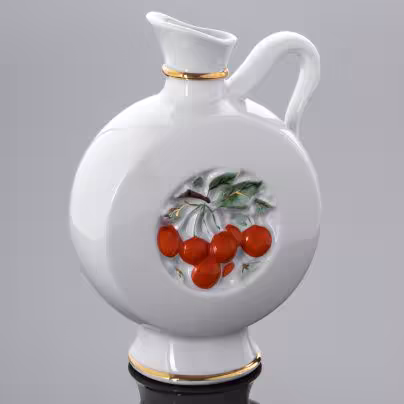 Куманец (штоф) "Вишня", автор Э.М. Криммер, фарфор, роспись, золочение, Ленинградский фарфоровый завод (ЛФЗ), СССР, 1950-1970 гг., Ленинградский фарфоровый завод (ЛФЗ)