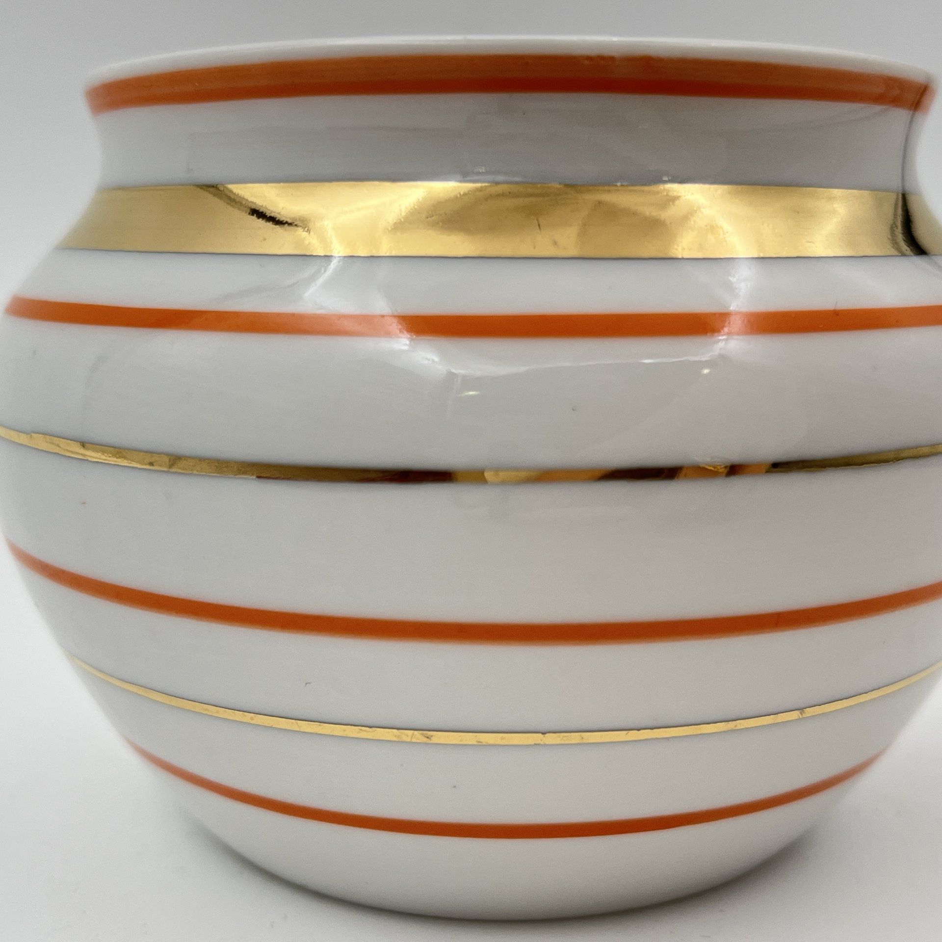 Ваза "Радиоволны", фарфор, роспись, золочение, Дмитровский фарфоровый завод (ДФЗ Вербилки), СССР, 1965-1991 гг.