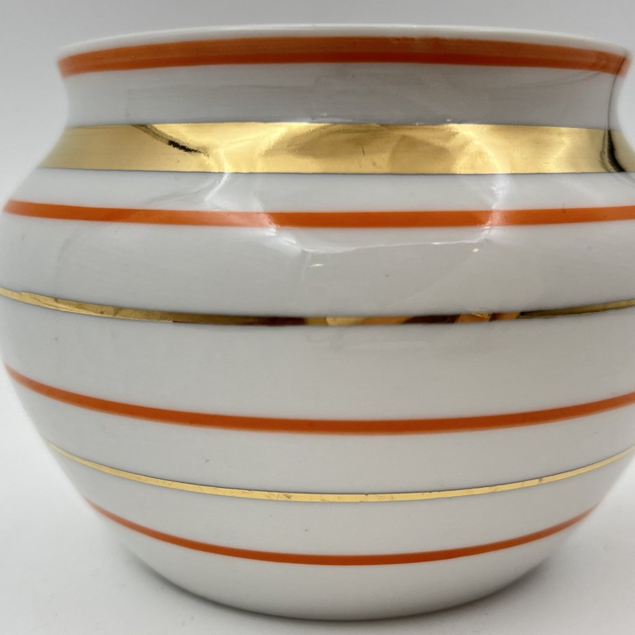 Ваза "Радиоволны", фарфор, роспись, золочение, Дмитровский фарфоровый завод (ДФЗ Вербилки), СССР, 1965-1991 гг.