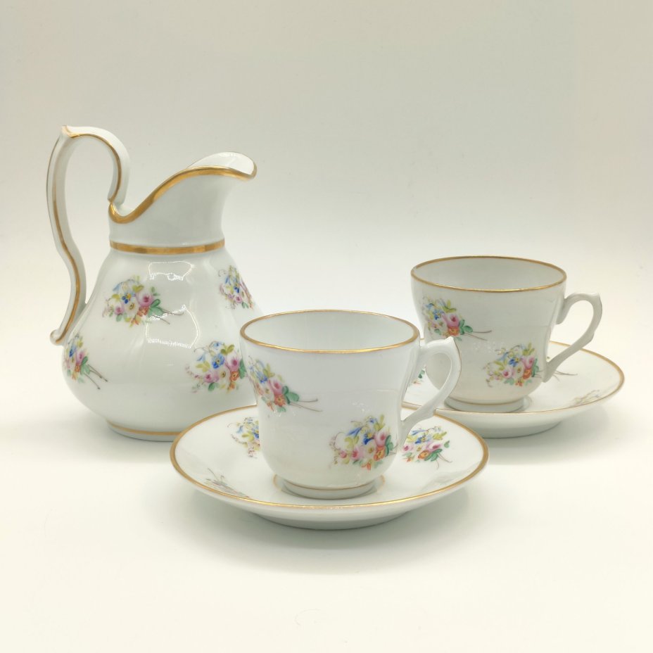 Набор из 2-х чайных пар и молочника с цветочным декором, фарфор, роспись, золочение, Западная Европа, 1880-1910 гг.