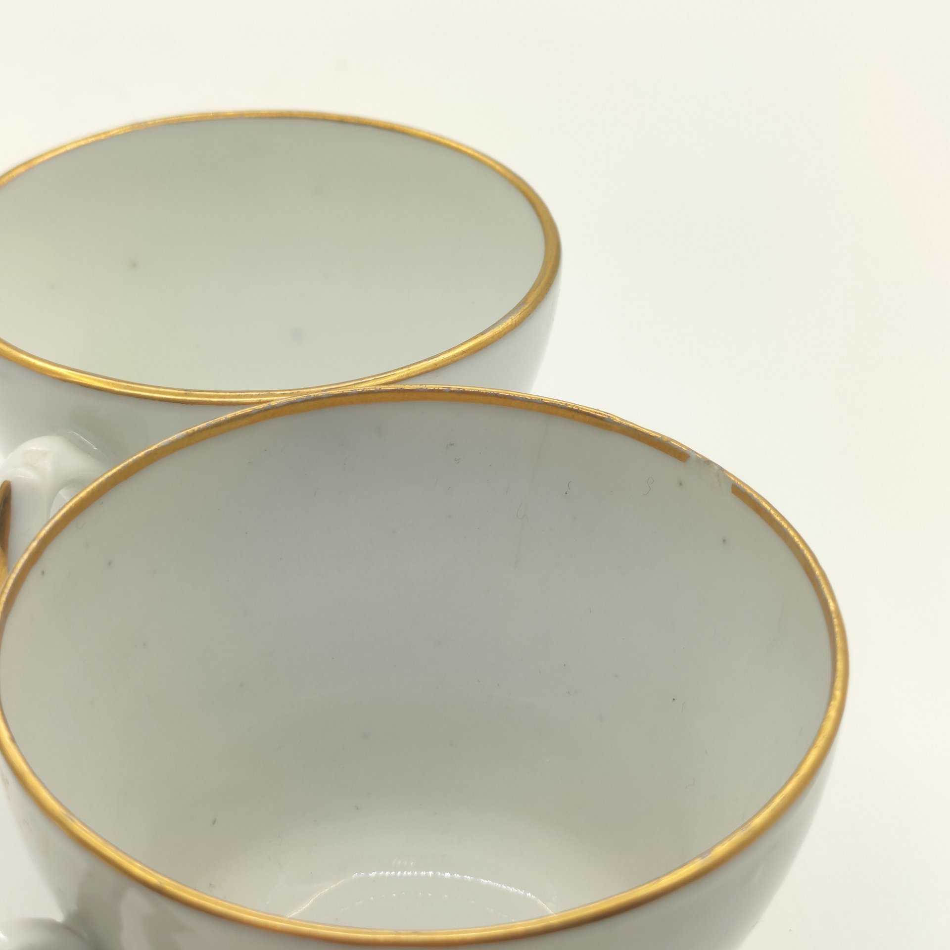 Набор из 2-х чайных пар и молочника с цветочным декором, фарфор, роспись, золочение, Западная Европа, 1880-1910 гг.