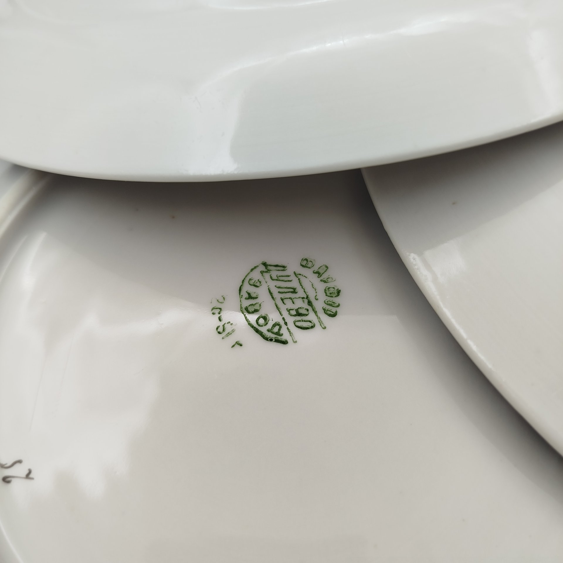 Набор десертных тарелок "Золотые колосья" (3 шт.), автор росписи Мысягин В.П., фарфор, роспись, золочение, Дулевский фарфоровый завод (Дулёво), СССР, 1951 г.