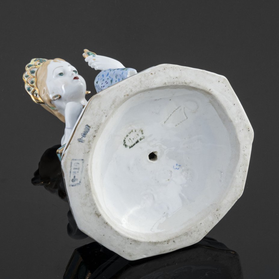 Статуэтка "Малахитовая шкатулка", Ленинградский завод фарфоровых изделий (ЛЗФИ)