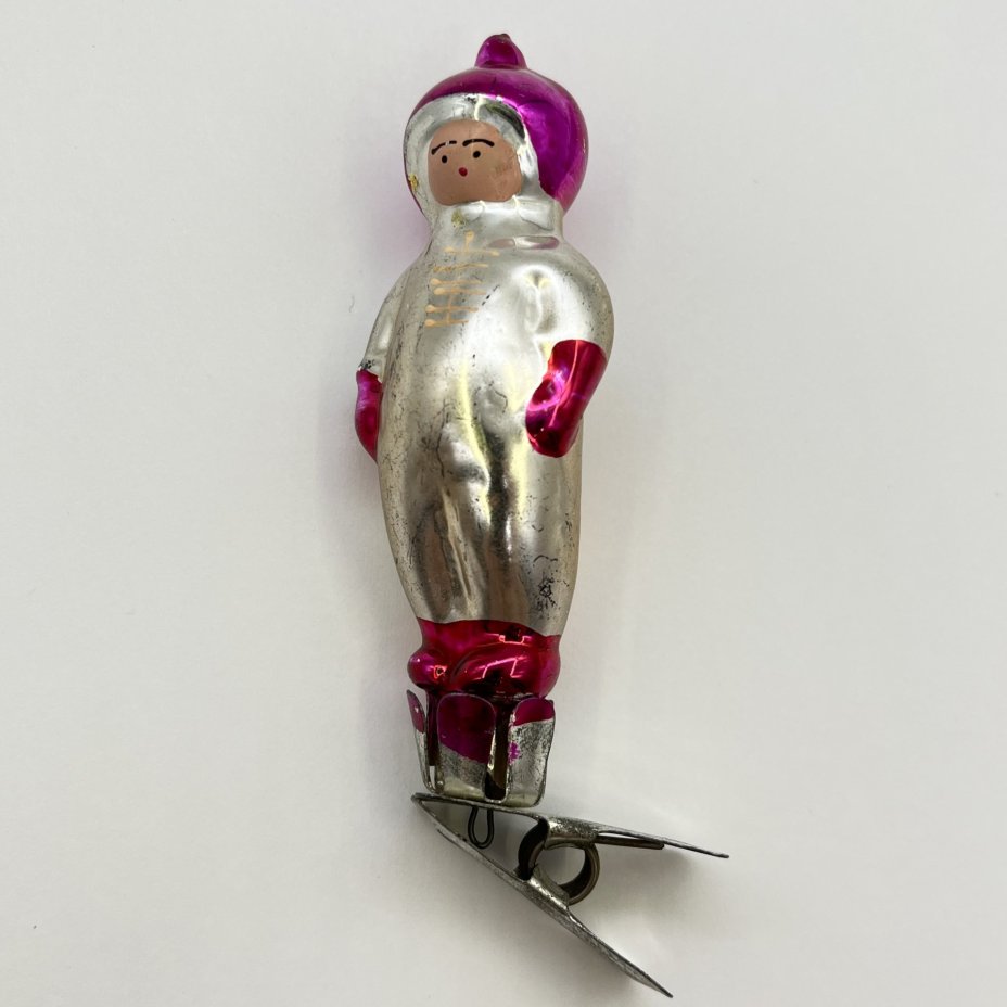 Ёлочная игрушка на прищепке "Космонавт", стекло, краска, металл, СССР, 1950-1970 гг.