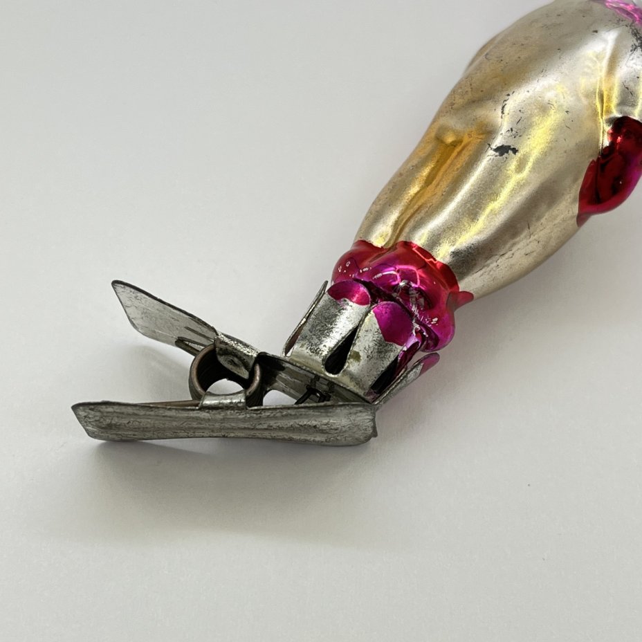 Ёлочная игрушка на прищепке "Космонавт", стекло, краска, металл, СССР, 1950-1970 гг.