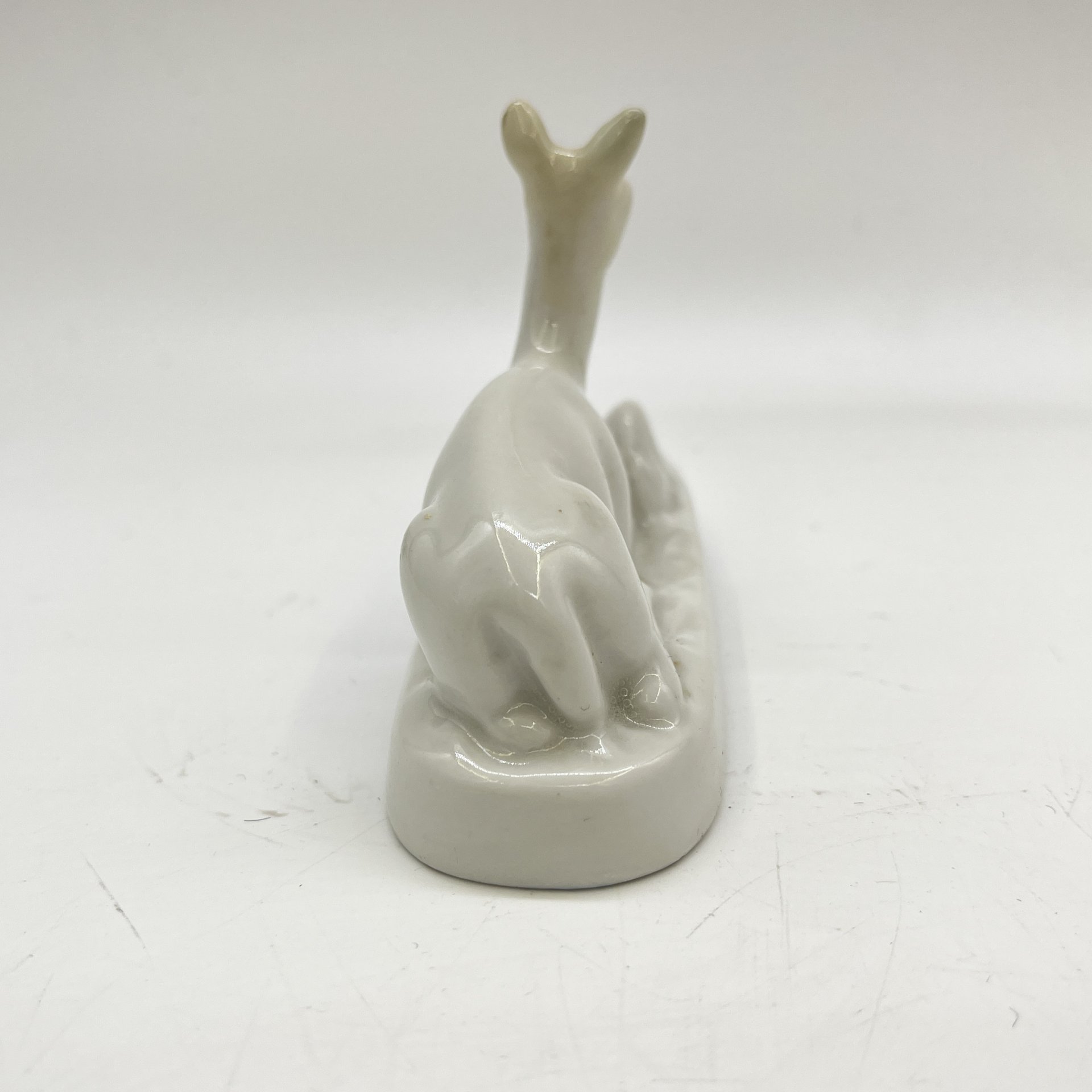 Статуэтка "Отдыхающая косуля"