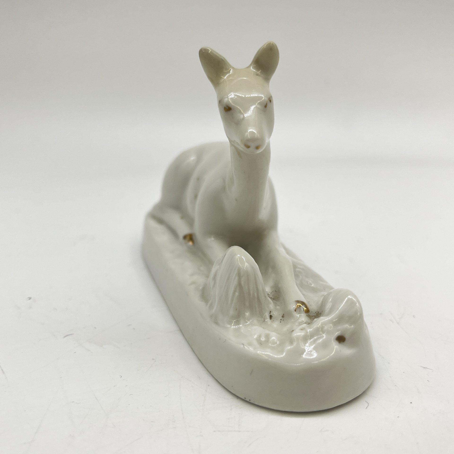 Статуэтка "Отдыхающая косуля"