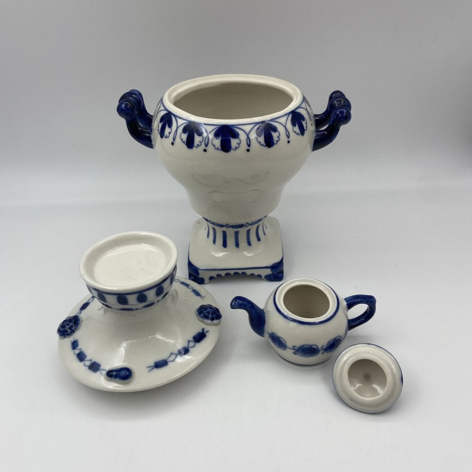 Статуэтка "Самовар с заварочным чайником", фарфор, роспись, Объединение «Гжель», СССР, 1972-1985 гг.