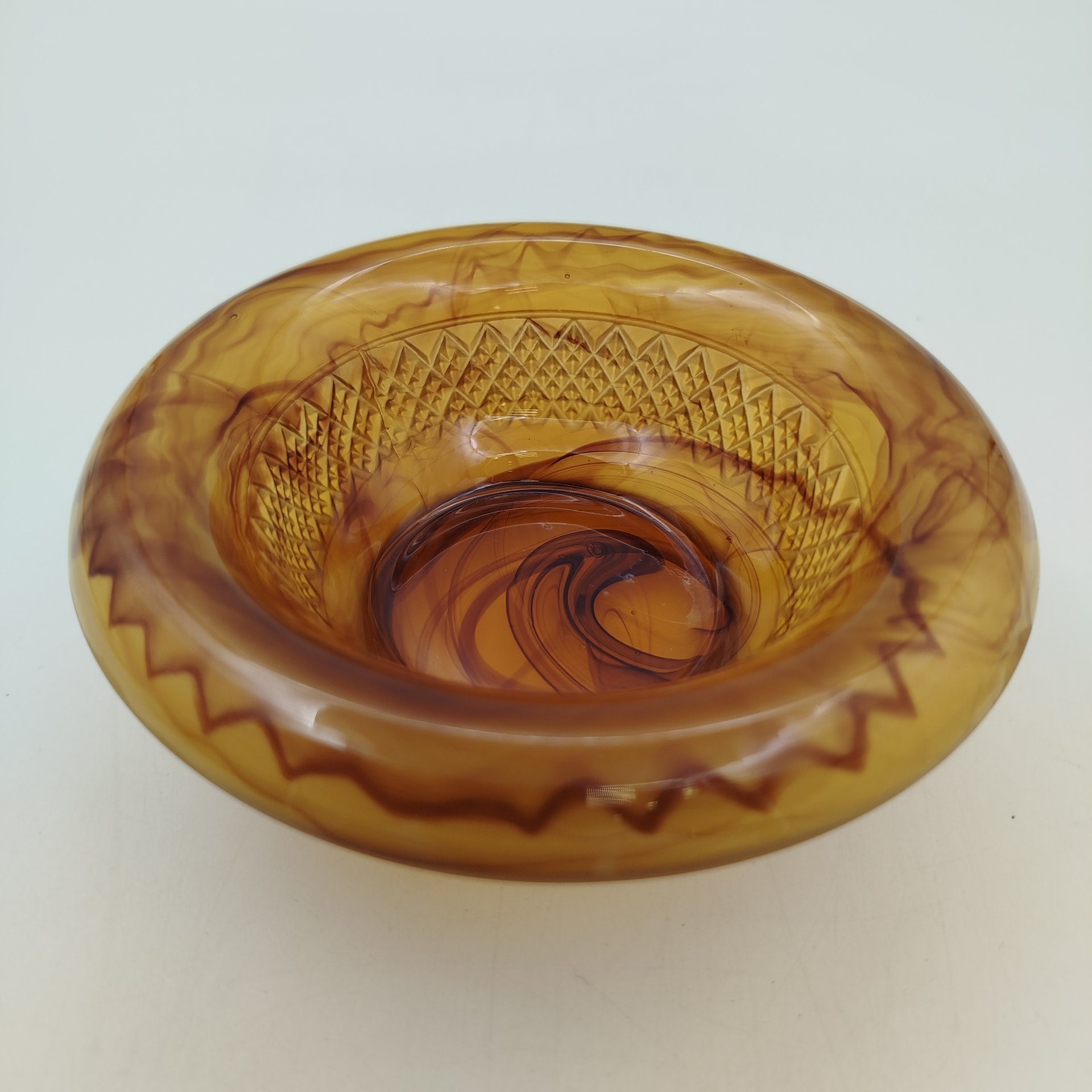 Розетка "Amber Cloud", компания "George Davidson & Co", стекло, матовое, пресс, Великобритания, 1920-1930 гг.