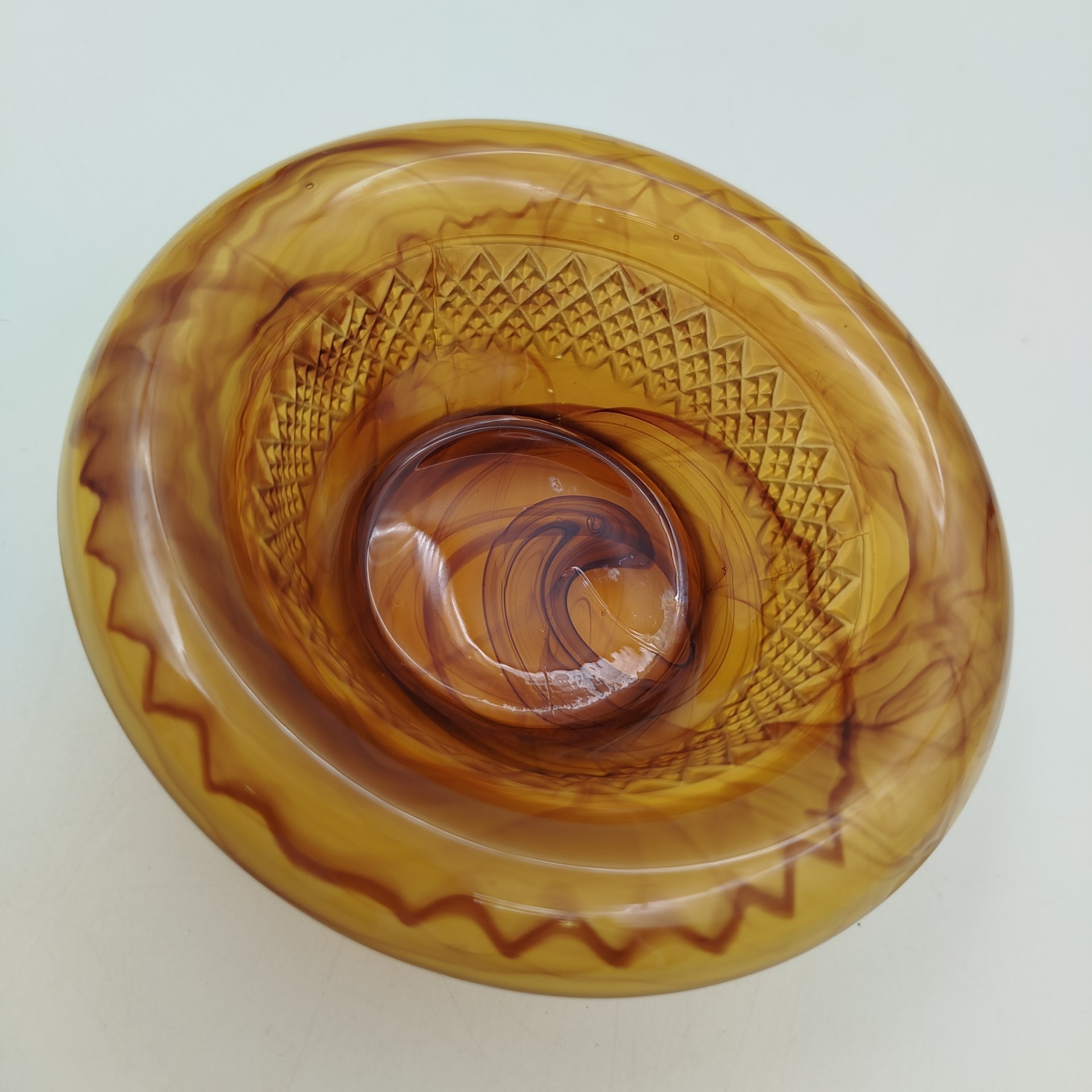 Розетка "Amber Cloud", компания "George Davidson & Co", стекло, матовое, пресс, Великобритания, 1920-1930 гг.