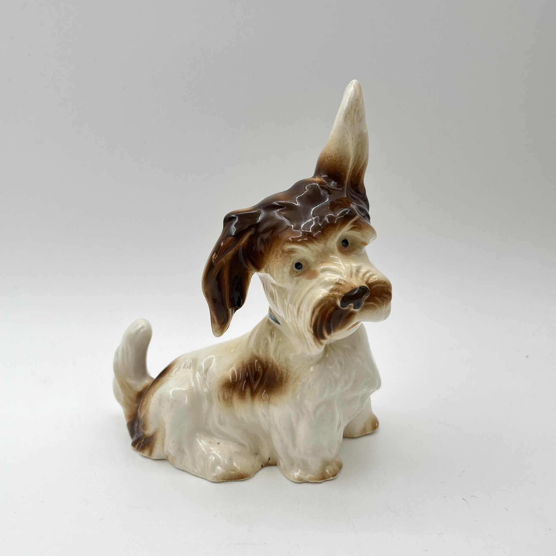 Статуэтка "Терьер с поднятым ухом", фарфор, аэрография, Германия, 1970-1990 гг.