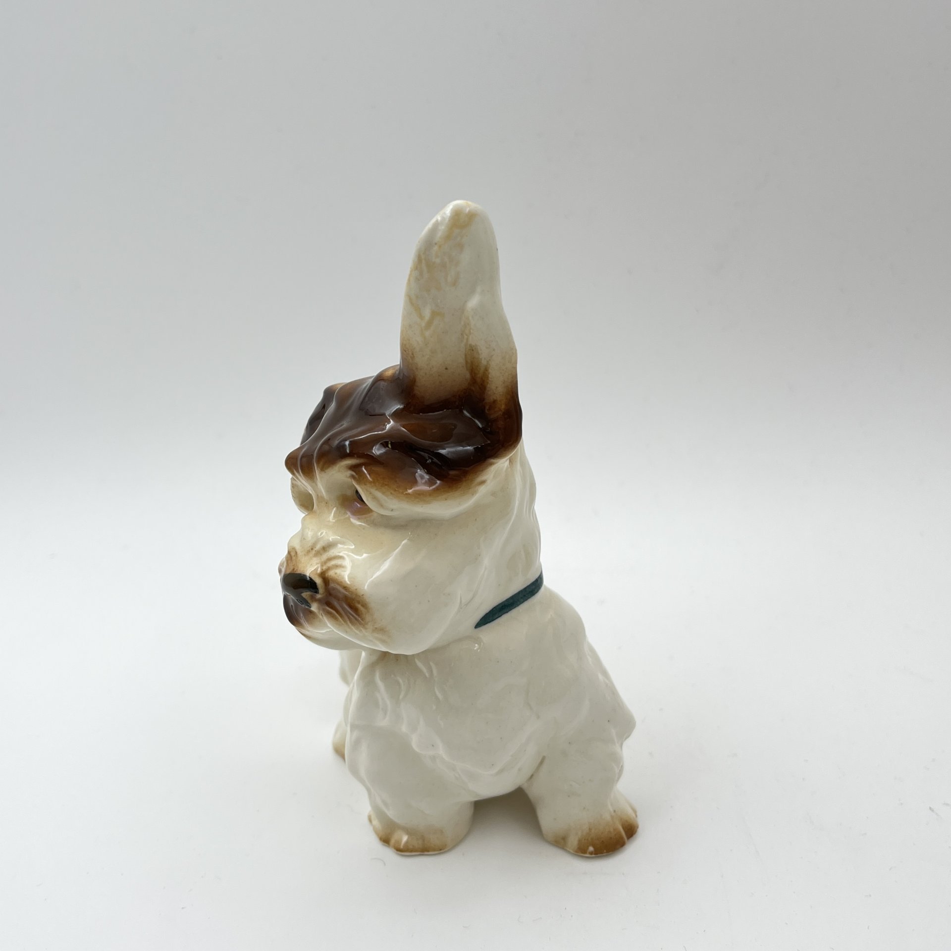 Статуэтка "Терьер с поднятым ухом", фарфор, аэрография, Германия, 1970-1990 гг.