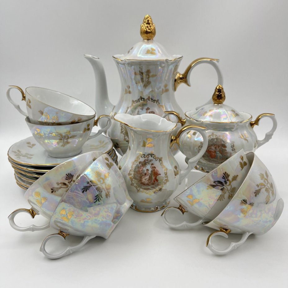 Сервиз чайно-кофейный на 6 персон "Мадонна" (15 предметов), фарфор, люстр, деколь, золочение, Kahla, ГДР, 1960-1980 гг.