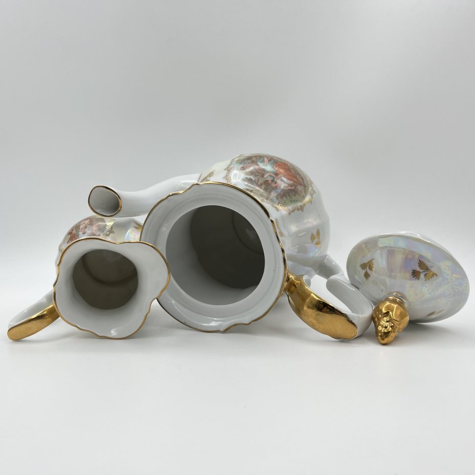 Сервиз чайно-кофейный на 6 персон "Мадонна" (15 предметов), фарфор, люстр, деколь, золочение, Kahla, ГДР, 1960-1980 гг.