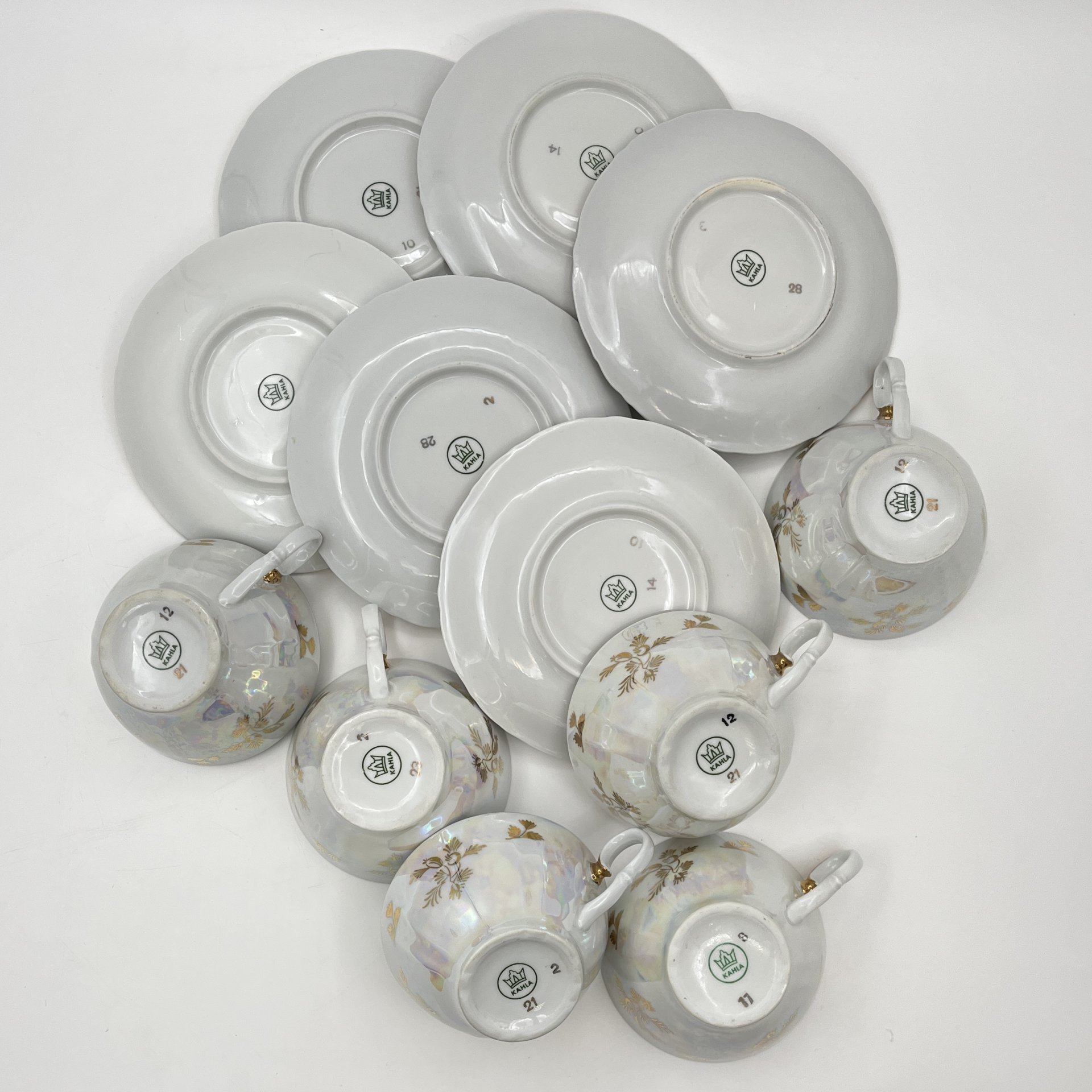 Сервиз чайно-кофейный на 6 персон "Мадонна" (15 предметов), фарфор, люстр, деколь, золочение, Kahla, ГДР, 1960-1980 гг.