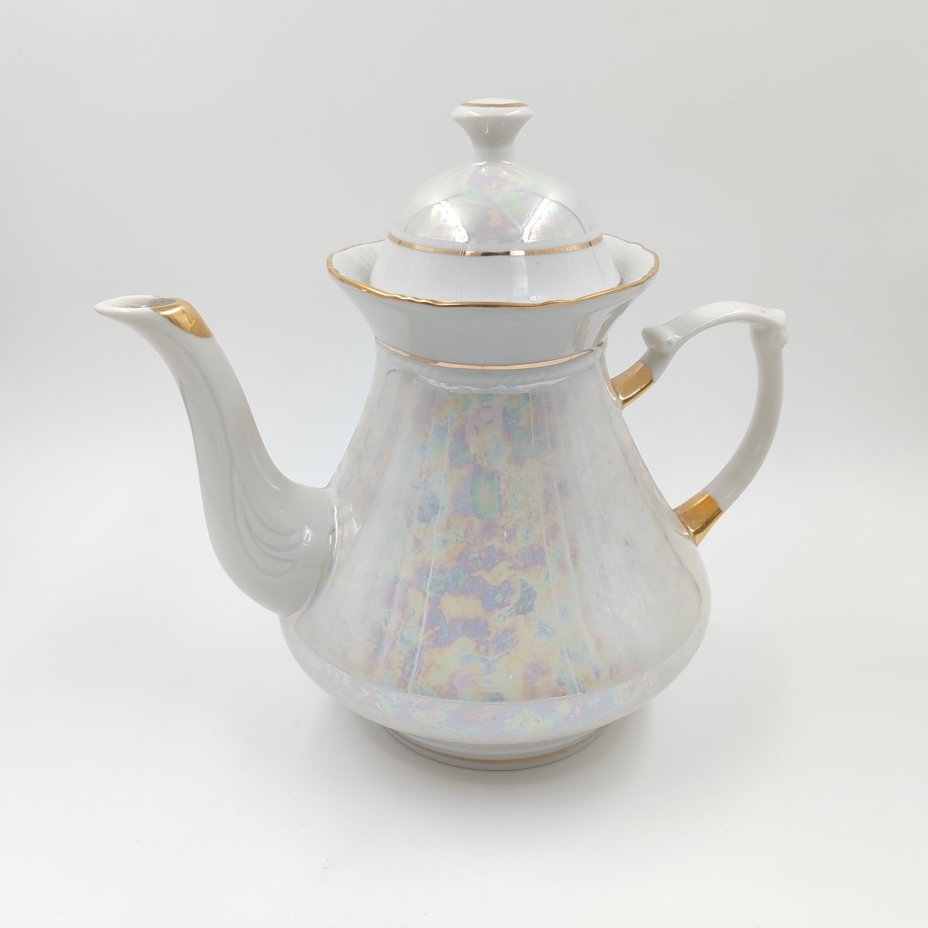 Чайник (кофейник) заварочный, фарфор, люстр, золочение, Краснодарский фарфорово-фаянсовый завод «Чайка», Краснодарский фарфорово-фаянсовый завод «Чайка»
