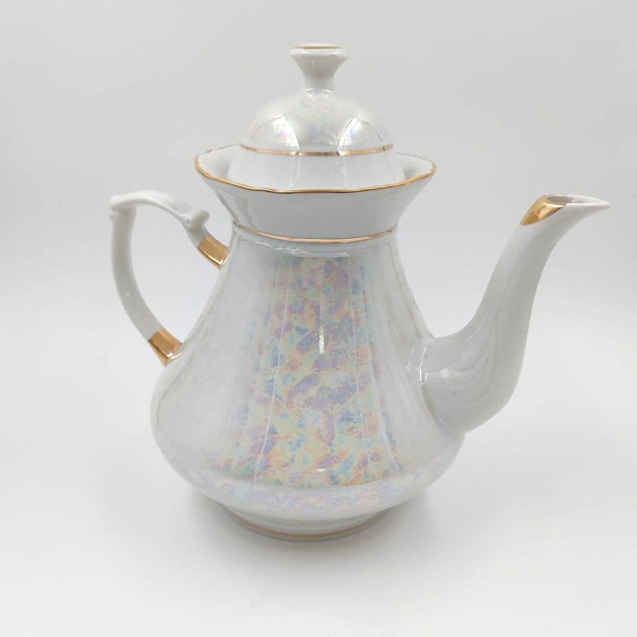 Чайник (кофейник) заварочный, фарфор, люстр, золочение, Краснодарский фарфорово-фаянсовый завод «Чайка», Краснодарский фарфорово-фаянсовый завод «Чайка»