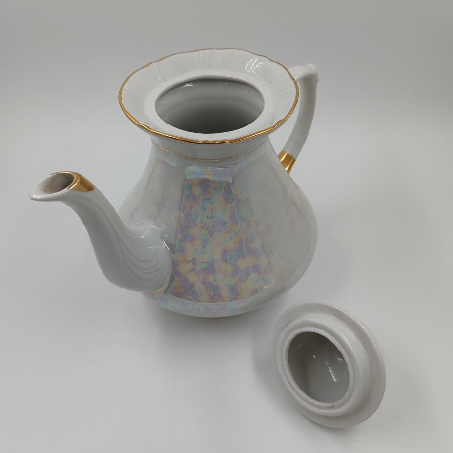 Чайник (кофейник) заварочный, фарфор, люстр, золочение, Краснодарский фарфорово-фаянсовый завод «Чайка», Краснодарский фарфорово-фаянсовый завод «Чайка»