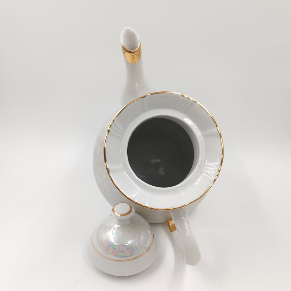 Чайник (кофейник) заварочный, фарфор, люстр, золочение, Краснодарский фарфорово-фаянсовый завод «Чайка», Краснодарский фарфорово-фаянсовый завод «Чайка»