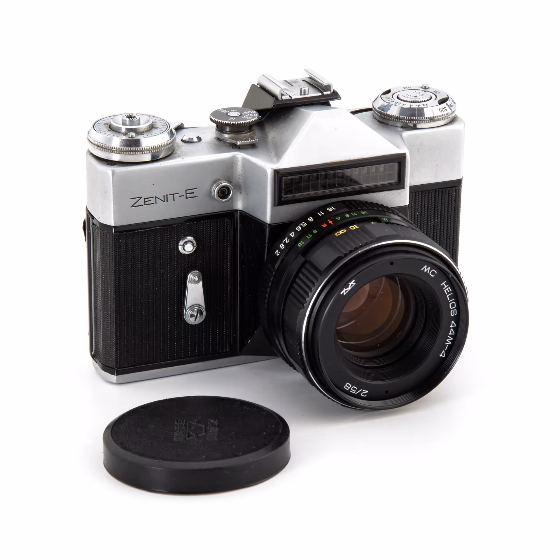 Фотоаппарат "Zenit-E"с объективом "Гелиос-44-2 в оригинальном кофре коричневого цвета, Белорусское оптико-механическое объединение (БелОМО)