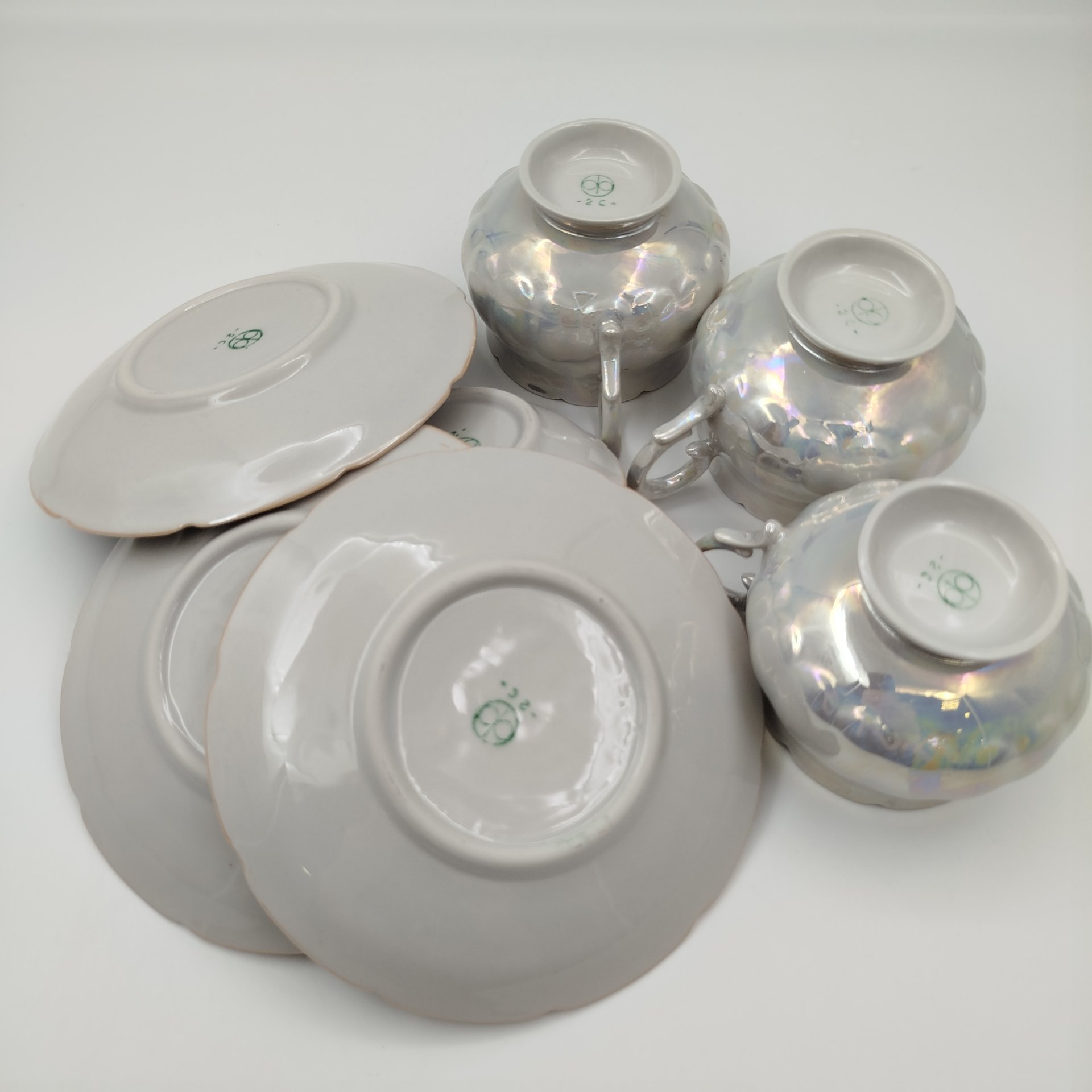 Набор для подачи чая на 3 персоны перламутрового оттенка (9 предметов), фарфор, люстр, Октябрьский фарфорово-фаянсовый завод, СССР, 1964-1991 гг.