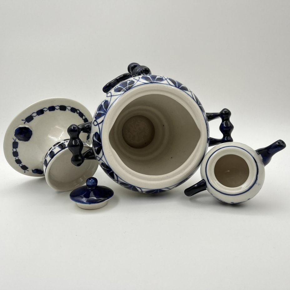 Самовар декоративный с миниатюрным чайником, фарфор, роспись, Объединение «Гжель», СССР, 1972-1985 гг.