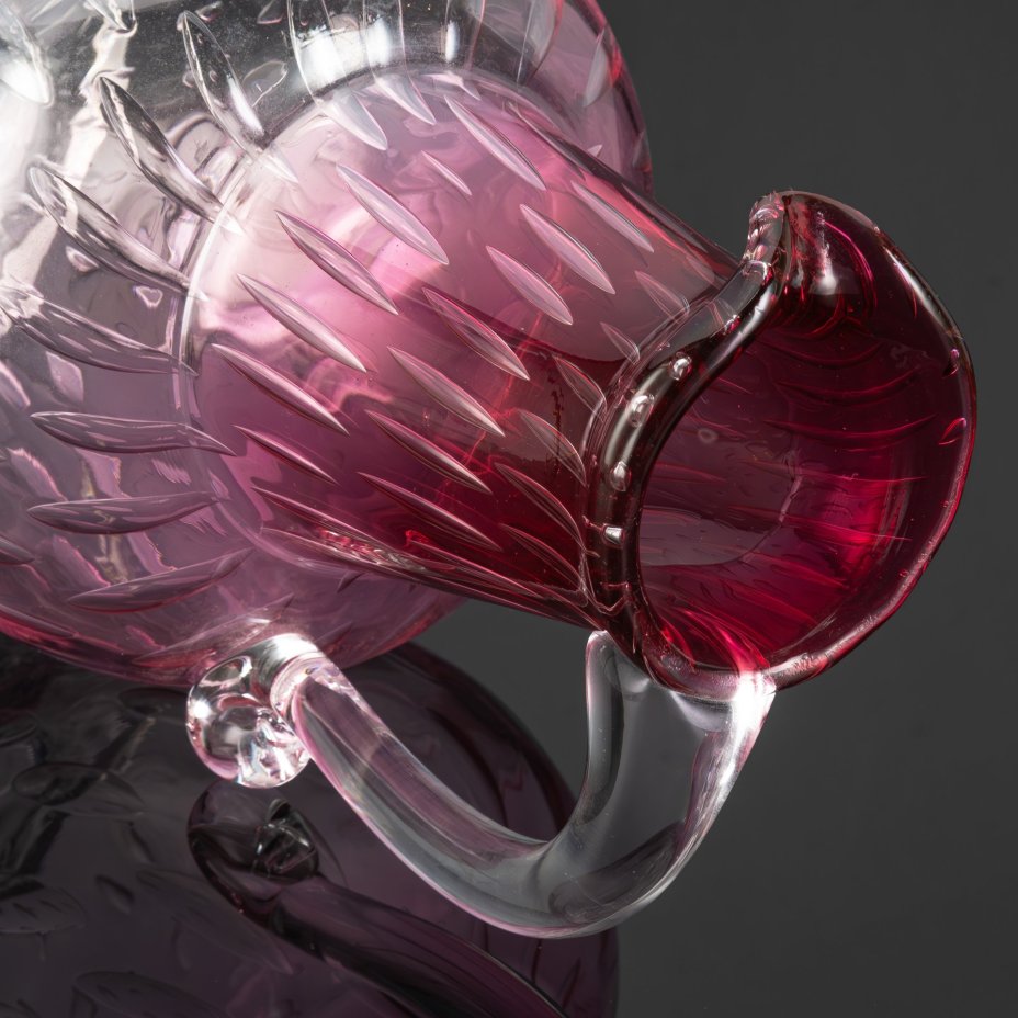 Кувшин для прохладительных напитков с розовым градиентом и эффектом "бульгазе"