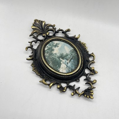 Панно настенное с изображением музицирующих девушек, латунь, ткань, картон, шелкография, патинирование, Западная Европа, 1970-1980 гг.