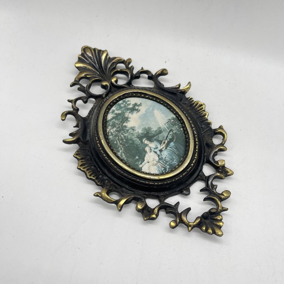 Панно настенное с изображением музицирующих девушек, латунь, ткань, картон, шелкография, патинирование, Западная Европа, 1970-1980 гг.