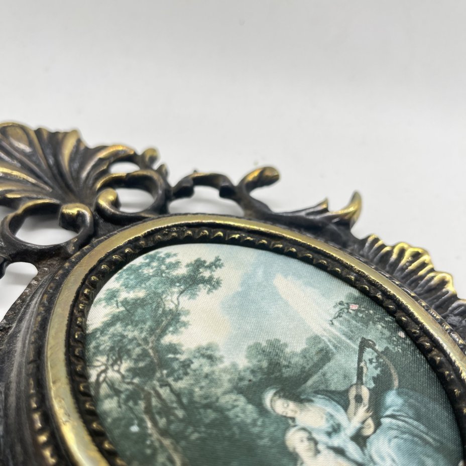 Панно настенное с изображением музицирующих девушек