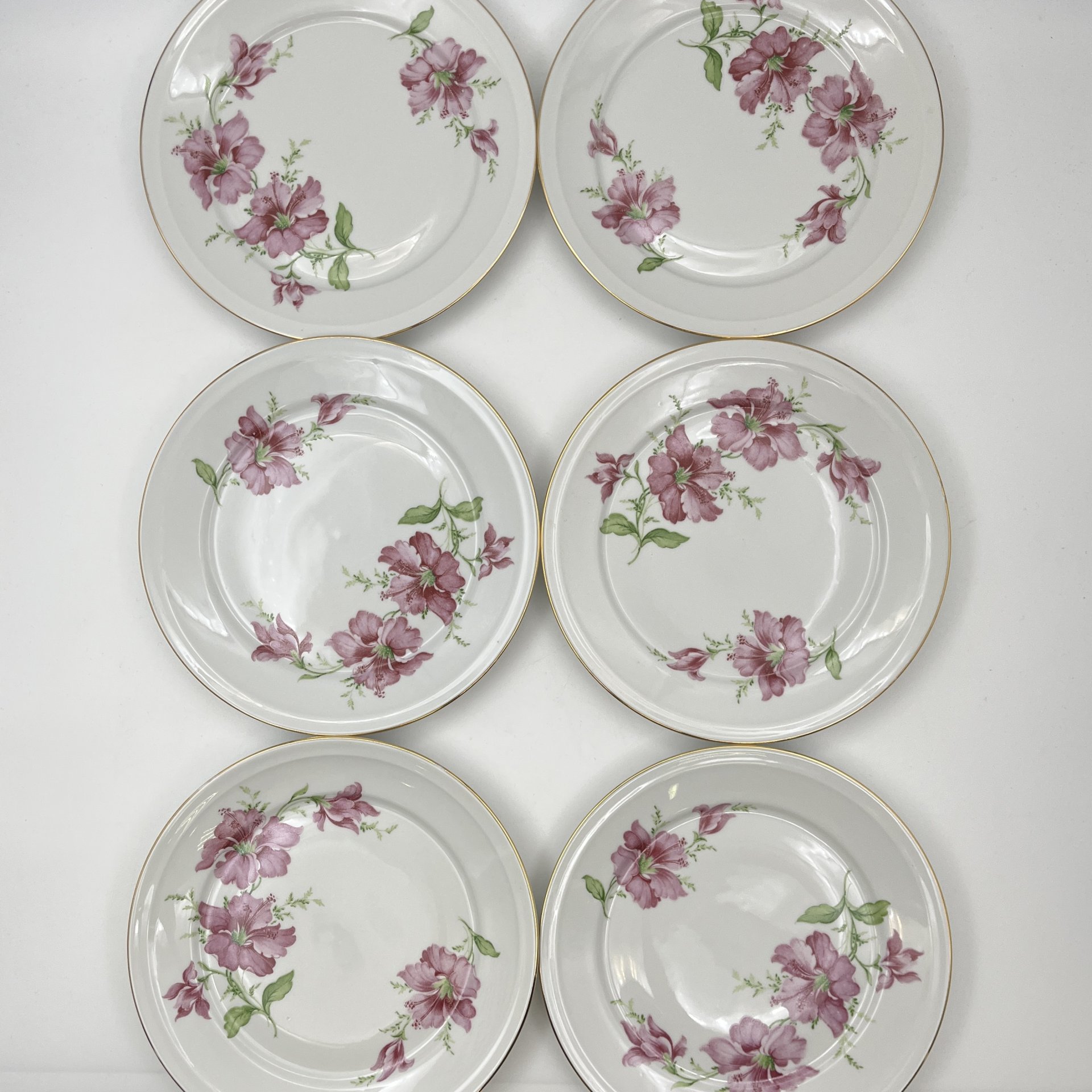 Тарелки десертные на 6 персон, украшенные цветочным декором