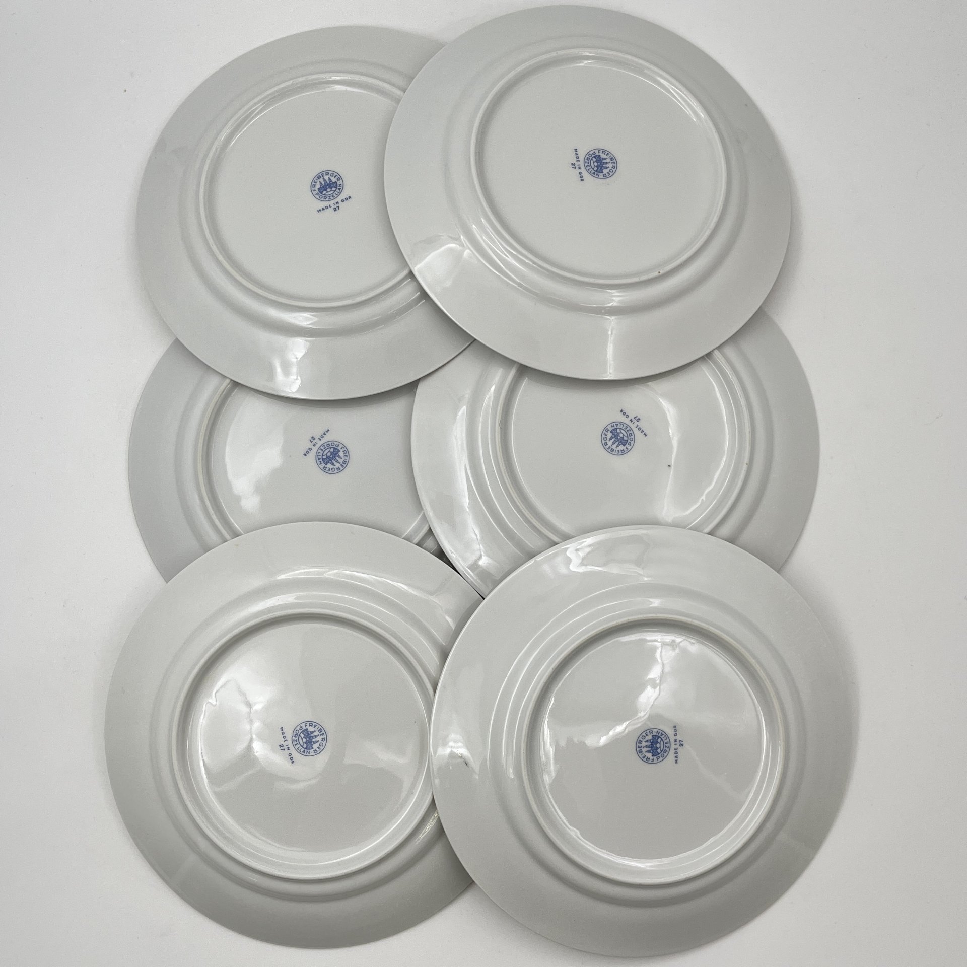 Тарелки десертные на 6 персон, украшенные цветочным декором