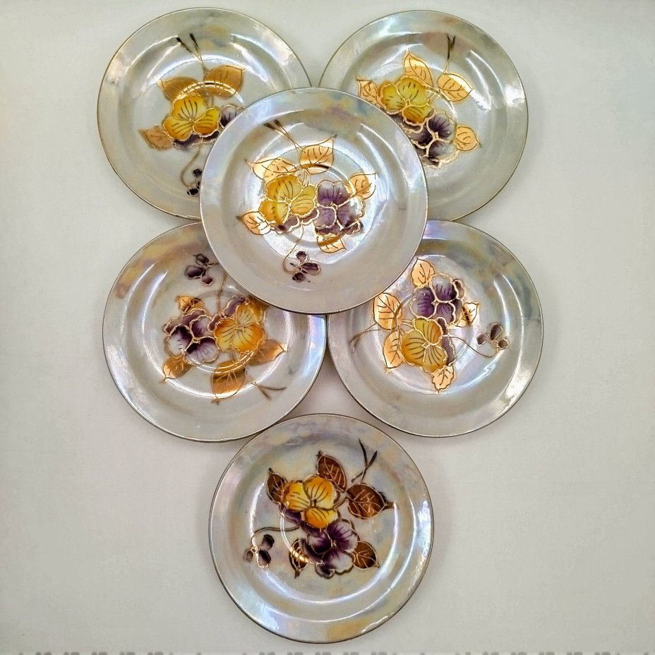 Набор розеток с растительным декором на 6 персон, фарфор, люстр, подрисовка, золочение, Западная Европа, 1960-1980 гг.