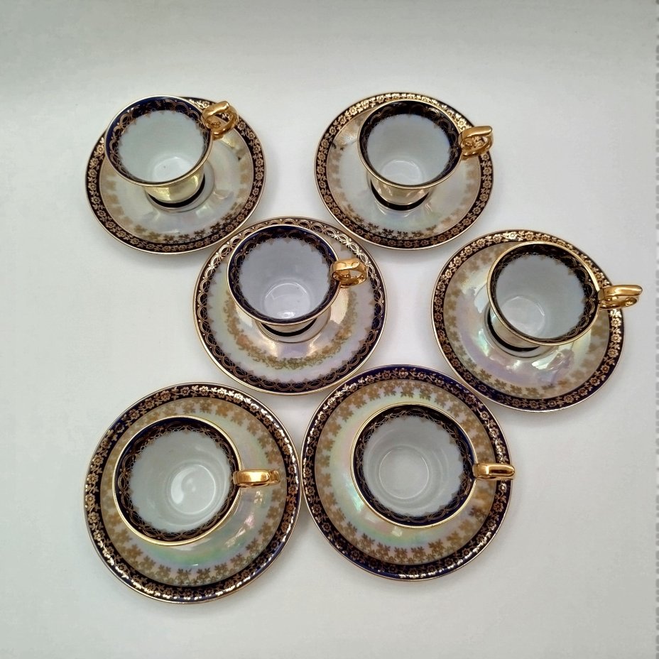 Набор кофейных пар с растительным декором золотого цвета и кобальтовым кантом на 6 персон, фарфор, люстр, золочение, Martinroda Friedrich Eger & Co. (PM), Германия, 1960-1980 гг.