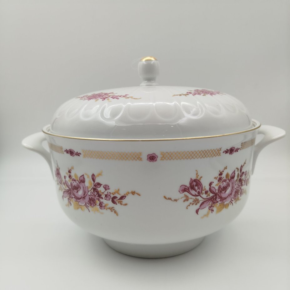 Супница/терина, украшенная цветочным декором, фарфор, деколь, золочение, Graf Von Henneberg Porzellan, 1777 Jlmenau, ГДР, 1977-1990 гг.
