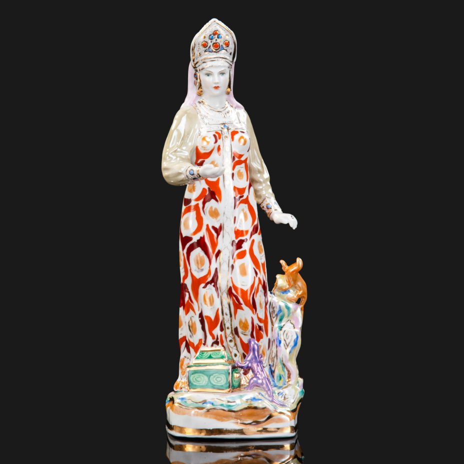 Статуэтка "Дары хозяйки Медной горы", скульптор Кожин П.М, художник Шепелева М.М., Дулевский фарфоровый завод (Дулёво)