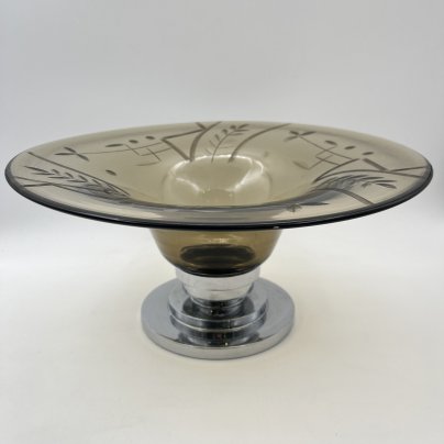 Блюдо на металлическом основании