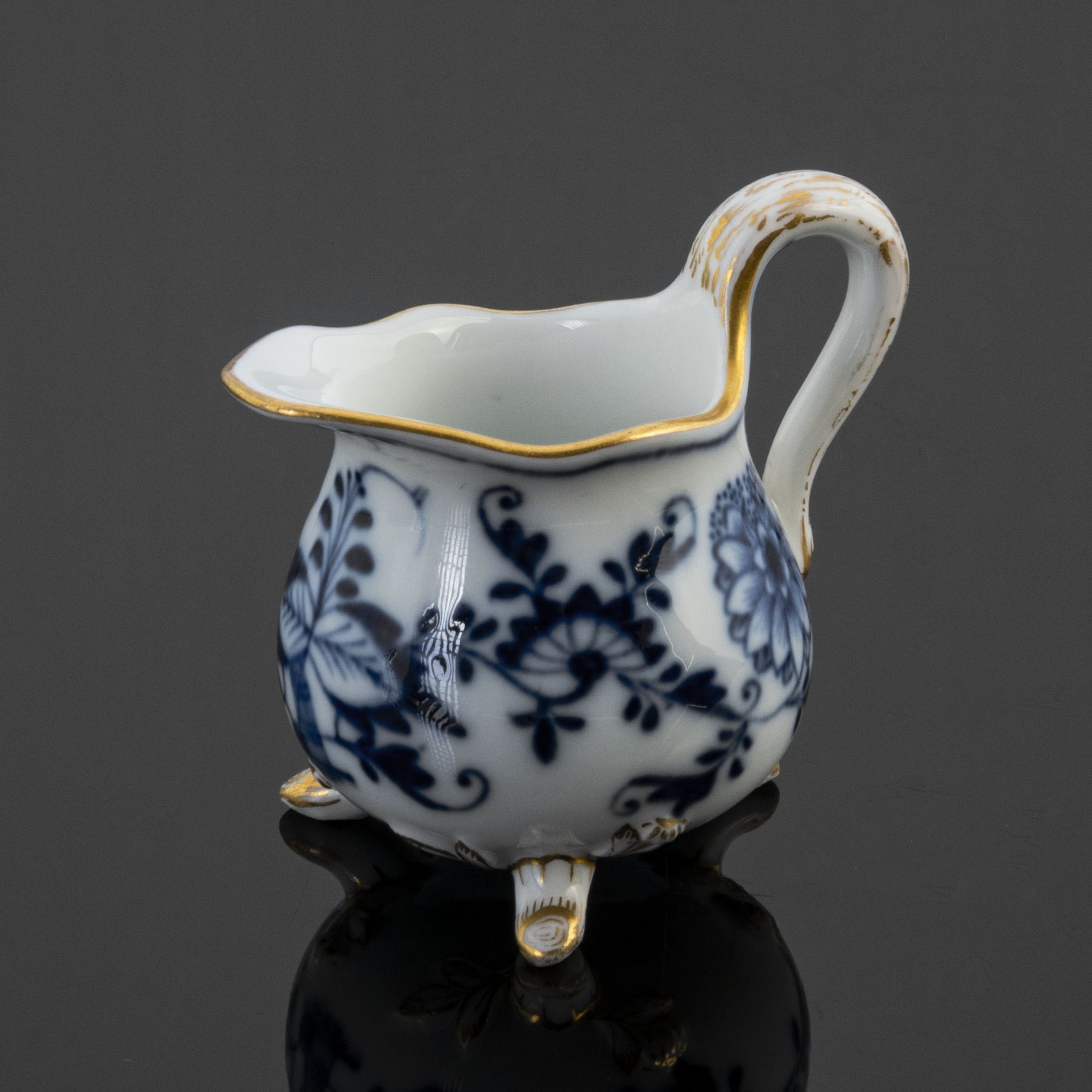 Сливочник "Луковый узор" ("Цвибельмустер"), Meissen (Мейсенский фарфор)