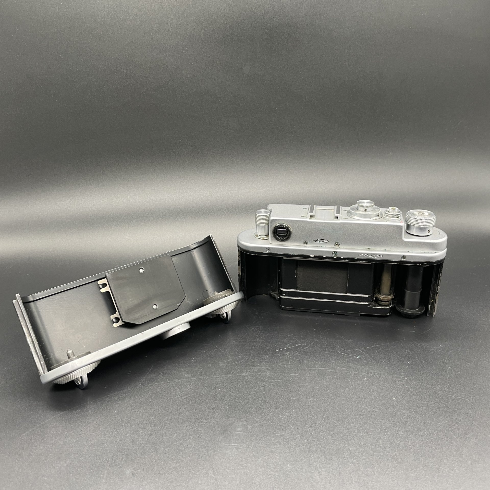 Фотоаппарат пленочный "Зоркий-4" с объективом "Индустар-50" в оригинальном кофре, Красногорский механический завод (КМЗ)