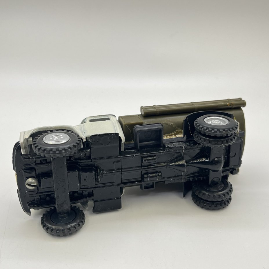 Модель бензовоза "ЗИЛ-130"