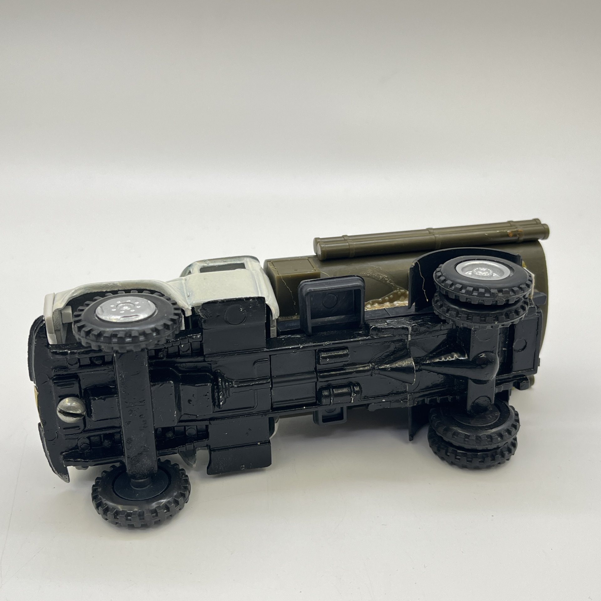 Модель бензовоза "ЗИЛ-130"
